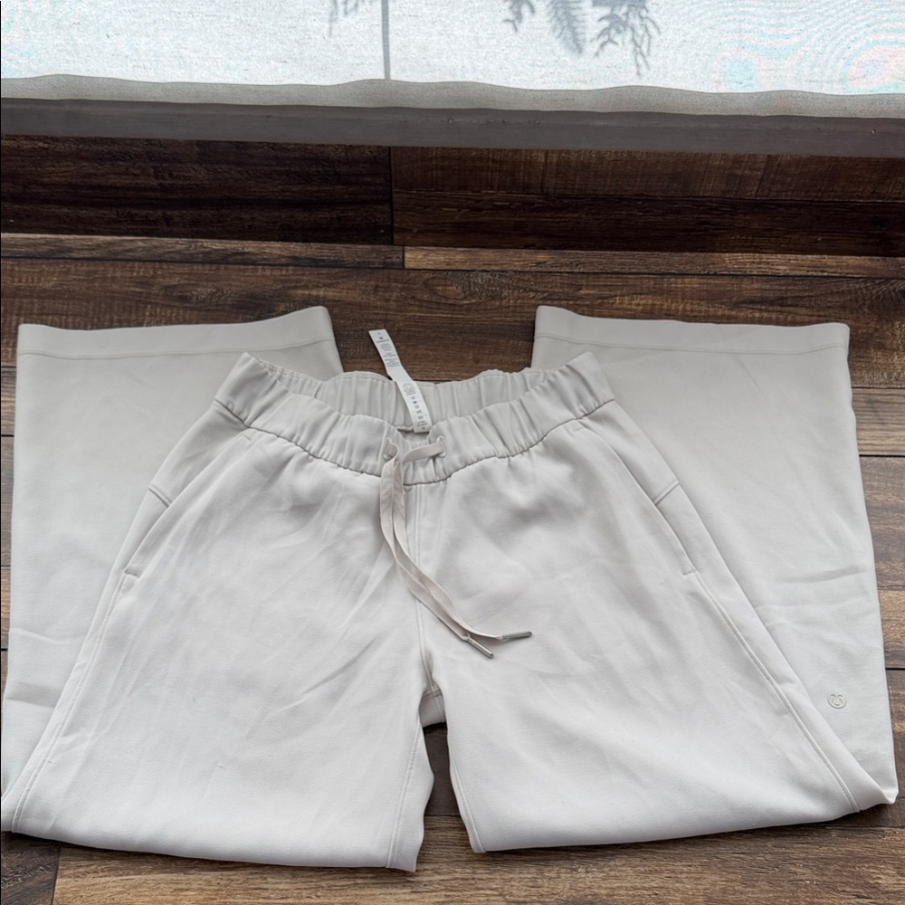 lululemon women’s wide leg trousers